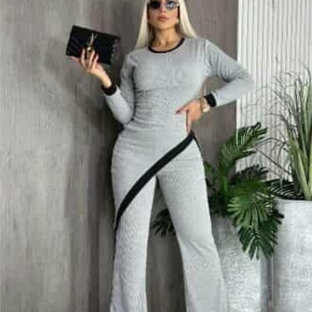 Elegant Gray Jumpsuit with Black Accents